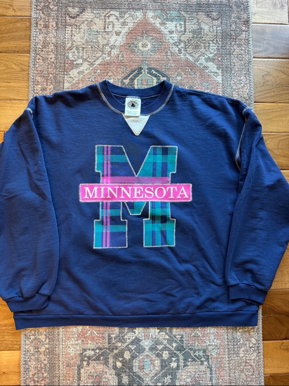 Vtg 80s Minnesota sweatshirt.
